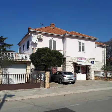 招待所 & Room's Anni 3*