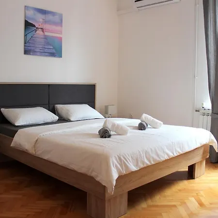 & Room's Anni 3* Zadar