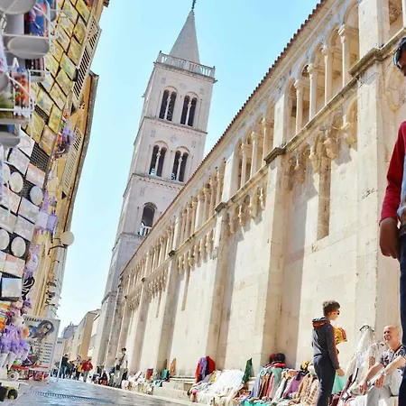 & Room's Anni 3* Zadar