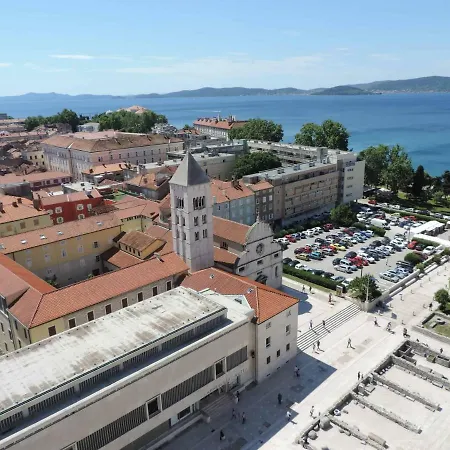 & Room's Anni 3* Zadar