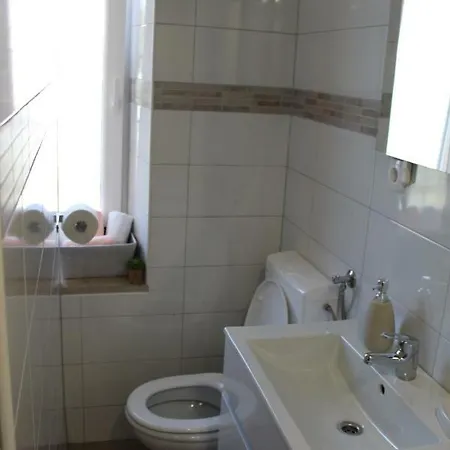 & Room's Anni 3* Zadar